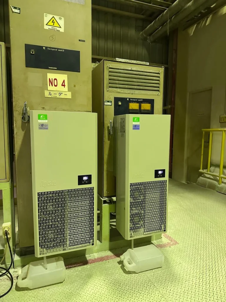 AC Panel Apiste di Salah Satu Pabrik