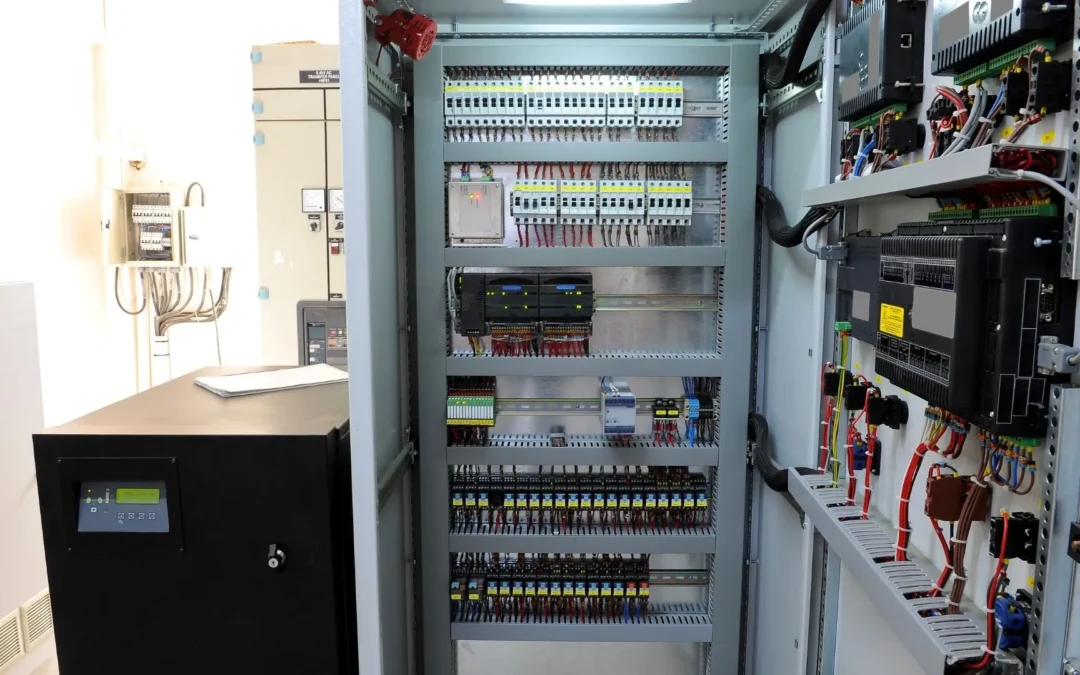 Panel air conditioner mampu menangani panel kontrol yang overheat.